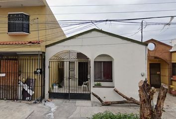 Casa en  Paseo De Los Duraznos, Paseo De San Miguel, Guadalupe, Nuevo León, México