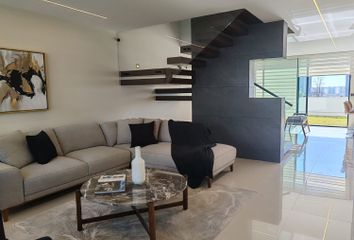 Casa en condominio en  Dr. Jorge Silva Illescas, Anillo Vial Fray Junípero Serra, El Refugio, Santiago De Querétaro, Querétaro, México