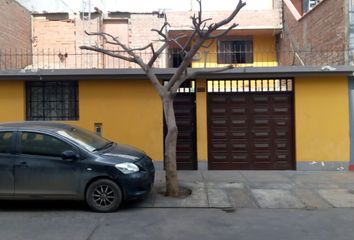 Casa en  Calle 20, Surquillo, Perú