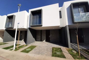 Casa en  Puerta Laurel, Calle Paseo Laureles, Zapopan, Jalisco, México