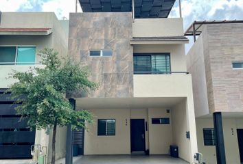 Casa en fraccionamiento en  Villas La Rioja, Monterrey