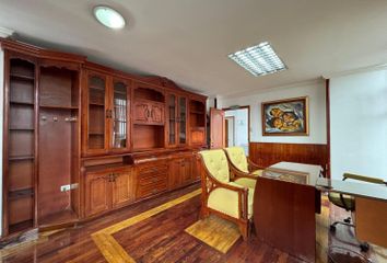 Oficina en  Sucre & Juan De Salinas, Loja, Ecuador