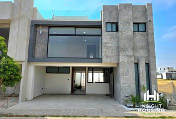 Casa en fraccionamiento en  Lomas De Angelópolis, San Bernardino Tlaxcalancingo, Puebla, México