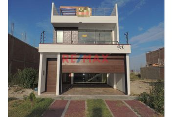 Casa en  Urbanización Los Nogales Pimentel, Los Sauces, Chiclayo, Perú