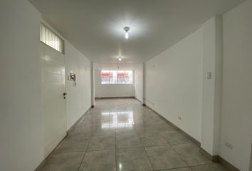 Departamento en  Av. Alameda Los Cedros 275, Chorrillos, Perú