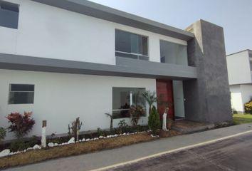Casa en  La Planicie, Lima