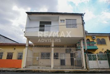 Casa en  Camilo Destruge & Joaquín Gallegos Lara, Guayaquil, Guayas, Ecuador