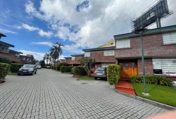 Casa en  De Los Granados & Avenida Eloy Alfaro, Quito, Ecuador