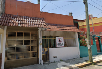 Casa en  C. Priv. Justino Sarmiento, Juan De La Luz Enriquez, Xalapa-enríquez, Veracruz, México