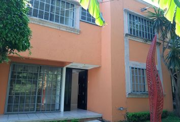 Casa en condominio en  Avenida Junto Al Río, Fraccionamiento Junto Al Río, Cuernavaca, Morelos, 62584, Mex