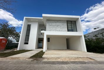 Casa en fraccionamiento en  Pueblo Temozon Norte, Mérida, Yucatán