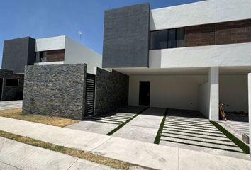 Casa en fraccionamiento en  Fraccionamiento Sotavento 1, Circuito Bahía De Fundy, Villa De Pozos, San Luis Potosí, México