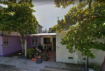 Casa en  Bajos De Coyula, Barrio Centro, Santa María Huatulco, Oaxaca, México