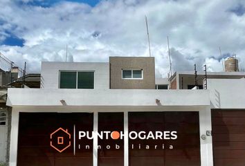 Casa en  Avenida Leandro Valle, Fraccionamiento Nicolaitas Ilustres, Morelia, Michoacán De Ocampo, 58149, Mex