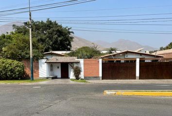 Casa en  Avenida Laguna Grande 200, La Molina, Perú