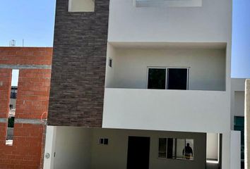 Casa en  La Encomienda Sector Cañaverales, Joyas De Anahuac, Ciudad General Escobedo, Nuevo León, México