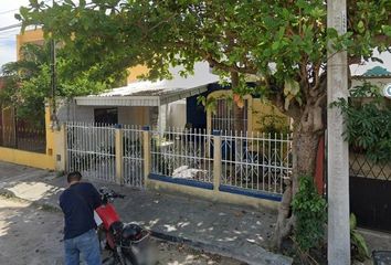 Casa en  Calle 67a, Yucalpetén, Mérida, Yucatán, México