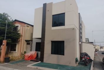 Casa en  X35p+m9, Guayaquil, Ecuador