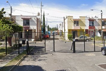 Casa en fraccionamiento en  Prol. Angel Leaño, Parques Zapopan, Zapopan, Jalisco, México