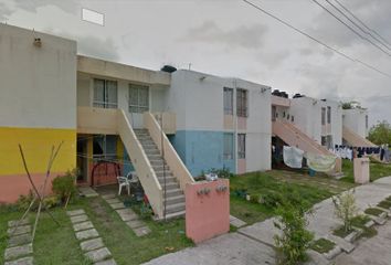 Casa en  Prolongación Circuito Rieleros 6, Víctor Flores Morales, Veracruz, México