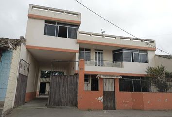 Casa en  8p3j+m2j, C. 10 De Agosto, Cotacachi, Ecuador