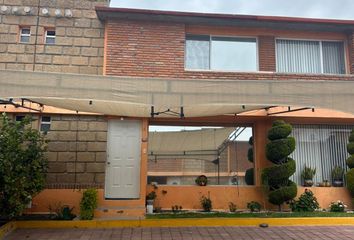 Casa en  Avenida De Monte Sacro, Lomas De San Pedrito, Santiago De Querétaro, Querétaro, México
