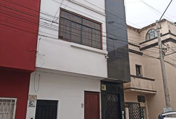 Casa en  Pasaje Conococha 17, Lince, Perú