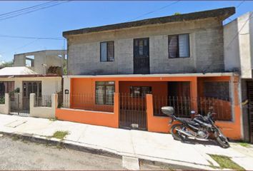Casa en  Calle La Corregidora, Vicente Guerrero, Victoria, Tamaulipas, México