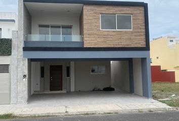 Casa en fraccionamiento en  Fraccionamiento Lomas Del Sol, Alvarado, Veracruz De Ignacio De La Llave, Mex