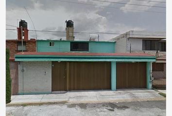 Casa en  Ciruelos 101, Mz 034, Casa Blanca, Metepec, Estado De México, México