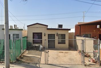 Casa en  Avenida Hernani, Mexicali, Baja California, México