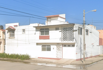Casa en  Manlio Fabio Altamirano, Playa Sol, Coatzacoalcos, Veracruz, México