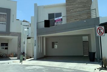 Casa en  Avenida Puerta De Hierro, Monterrey, Nuevo León, México
