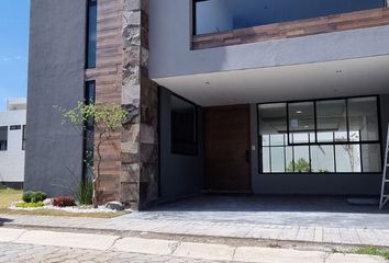 Casa en fraccionamiento en  Parque Oaxaca - Lomas De Angelópolis - Cascatta Ii, Boulevard De Los Volcanes Sur, Lomas De Angelópolis, Iii, Lomas De Angelópolis, Puebla, México