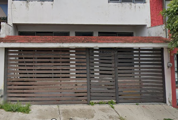 Casa en  Calle Isla Madeira, Jardines De La Cruz, Guadalajara, Jalisco, México