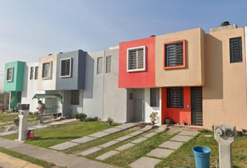 Casa en fraccionamiento en  Valle De Las Mariposas Poniente, 4 Estaciónes, Valle Dorado Inn, Jalisco, México