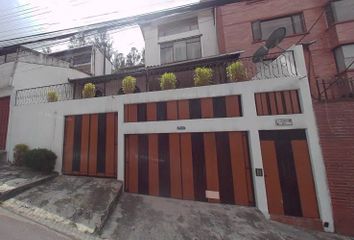 Casa en  Calle Tomás Bermur 1-183, Quito, Ecu