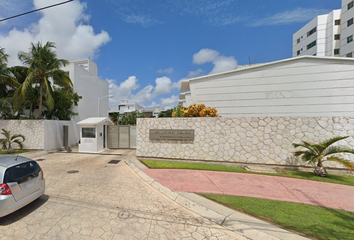 Casa en fraccionamiento en  Residencial Malecon Casas, Sm 8, Malecón, Cancún, Quintana Roo, México