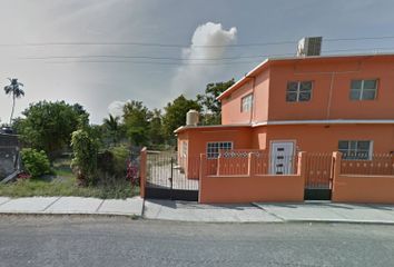 Casa en  Av Ursulo Galvan, Salmoral, Veracruz, México