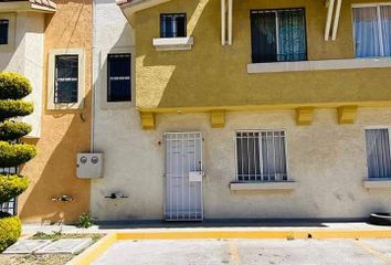 Casa en fraccionamiento en  Priv. Valdanzo, Privada Largo, Ampliacion Esmeralda, Ojo De Agua, Estado De México, México