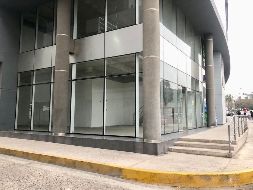 venta Local comercial en Santiago de Surco, Lima
