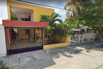 Casa en  C. 67a, Yucalpetén, Mérida, Yucatán, México