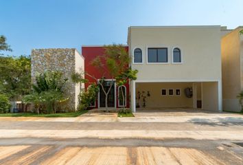 Casa en fraccionamiento en  Paseo De Montejo, Zona Paseo Montejo, Centro, Mérida, Yucatán, México