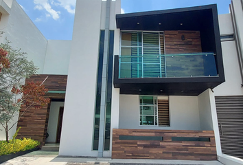 Casa en condominio en  Vistas De Altozano, Retorno Paseo De Las Garzas, Bosque Monarca, Michoacán, México