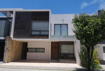 Casa en  Boulevard De Los Volcanes, Lomas De Angelópolis, Puebla, México