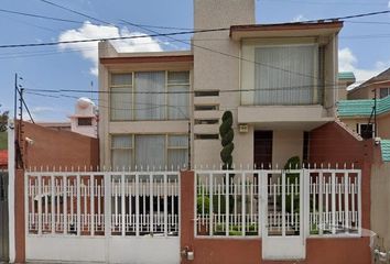 Casa en  C. Sierra Cotapaxi 113, Mz 022, Valle Don Camilo, Toluca De Lerdo, Estado De México, México