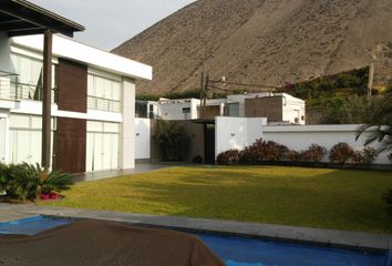 Casa en  La Planicie, La Molina, Perú