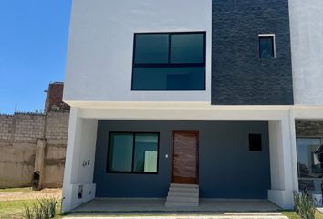 Casa en  Capital Norte, Avenida Guadalajara, Hogares De Nuevo México, Nuevo México, Jalisco, México