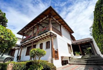 Casa en  Calle B & Calle H, El Condado, Quito, Ecuador