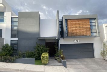 Casa en  Avenida Politecnico Nacional & Fuente Trevi, Chihuahua, México